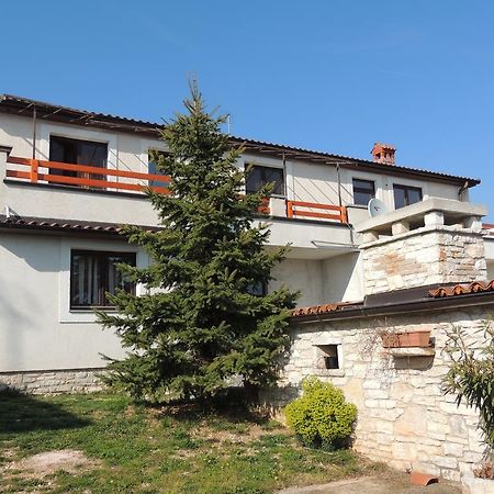 Apartment Nela Бале Стая снимка
