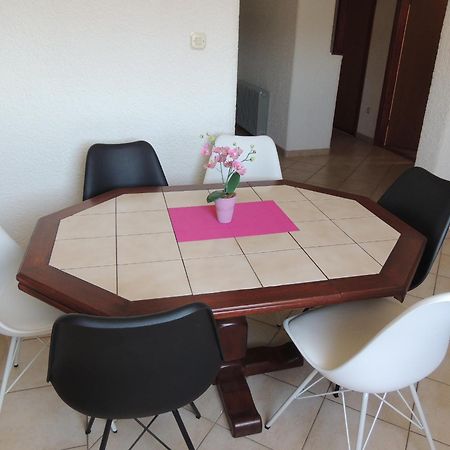 Apartment Nela Бале Екстериор снимка
