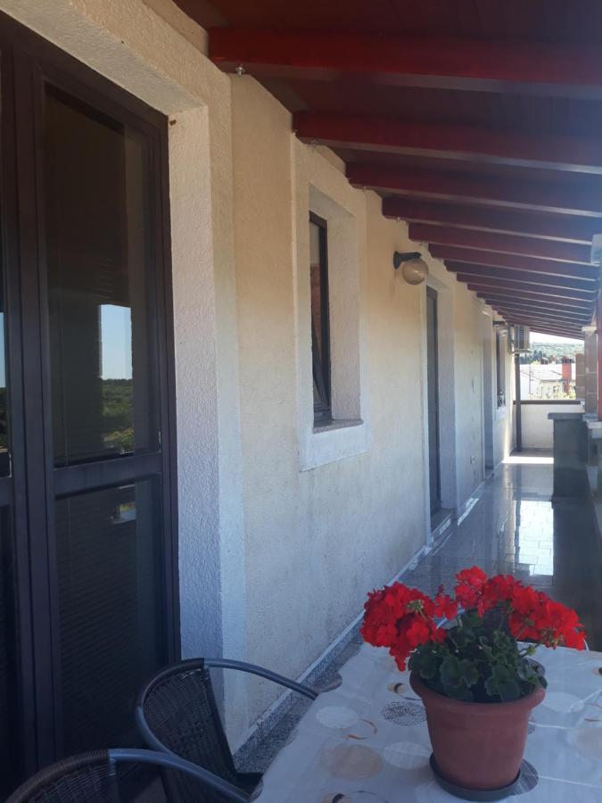 Apartment Nela Бале Екстериор снимка