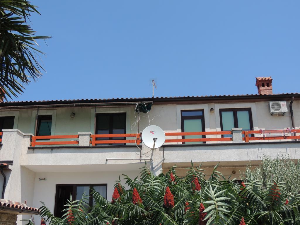 Apartment Nela Бале Екстериор снимка